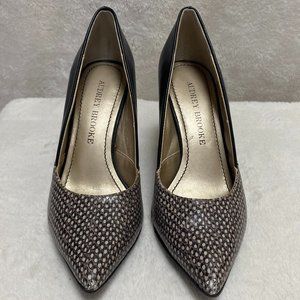 Audrey Brooke Osterich Design Sable Heel Sz: 6